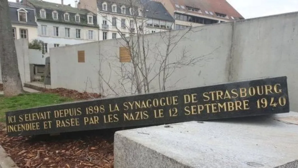 A memorial stone at the site of an old Jewish synagogue in the French city of Strasbourg was vandalized, following the Feb. 19, 2019 discovery of swastikas on 80 gravestones in a Jewish cemetery in the village of Quatzenheim, also near the border with Germany, March 2019. Credit: EJP.