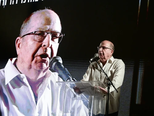Moshe ("Bogie") Ya'alon leading an anti-government protest on Israel Independence Day, Tel Aviv, April 25, 2023. Photo by Avshalom Sassoni/Flash90.