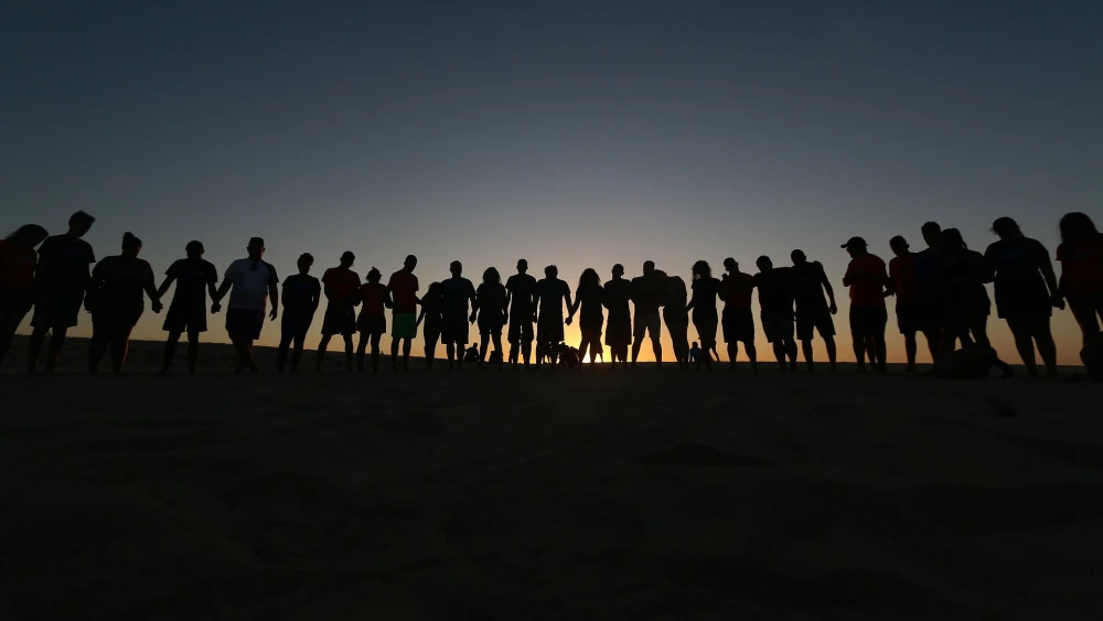 Community. Credit: ninosouza/Pixabay.