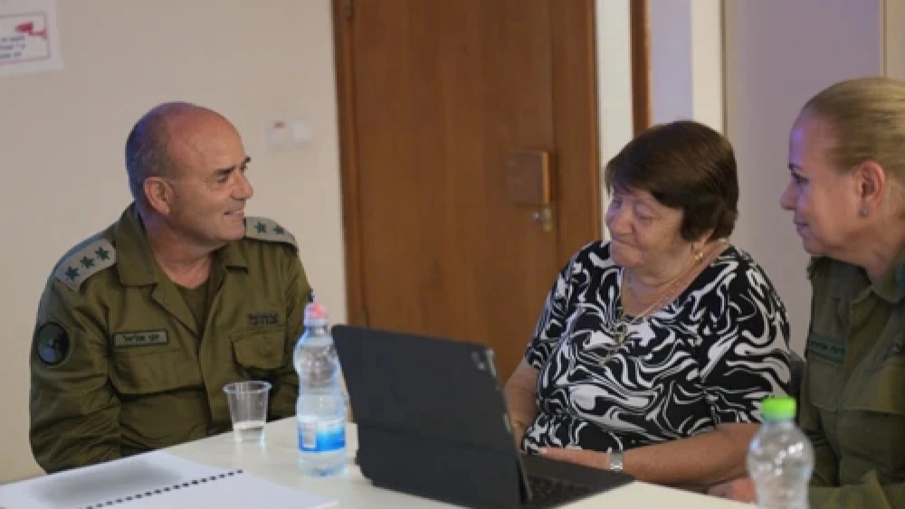 Brig. Gen. Edna Ilya (left), the IDF’s Chief Human Resources Officer, and one of Pvt. Yaakov Zarihan’s sisters, on July 7, 2026. Credit: IDF.