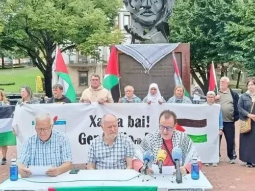 A press conference outside the Sestao Chess Club in the Basque Country in Spain, September 2025. Source: Social media.