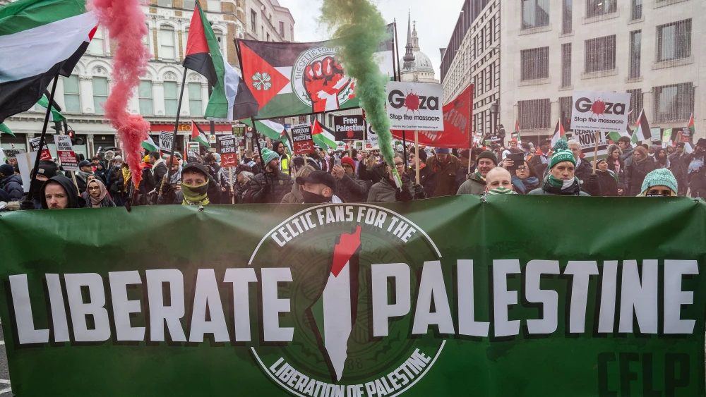 Celtic supporters join a pro-Palestinian protest in London on Jan. 13, 2024, calling for a ceasefire in Gaza. Photo by Guy Smallman/Getty Images.