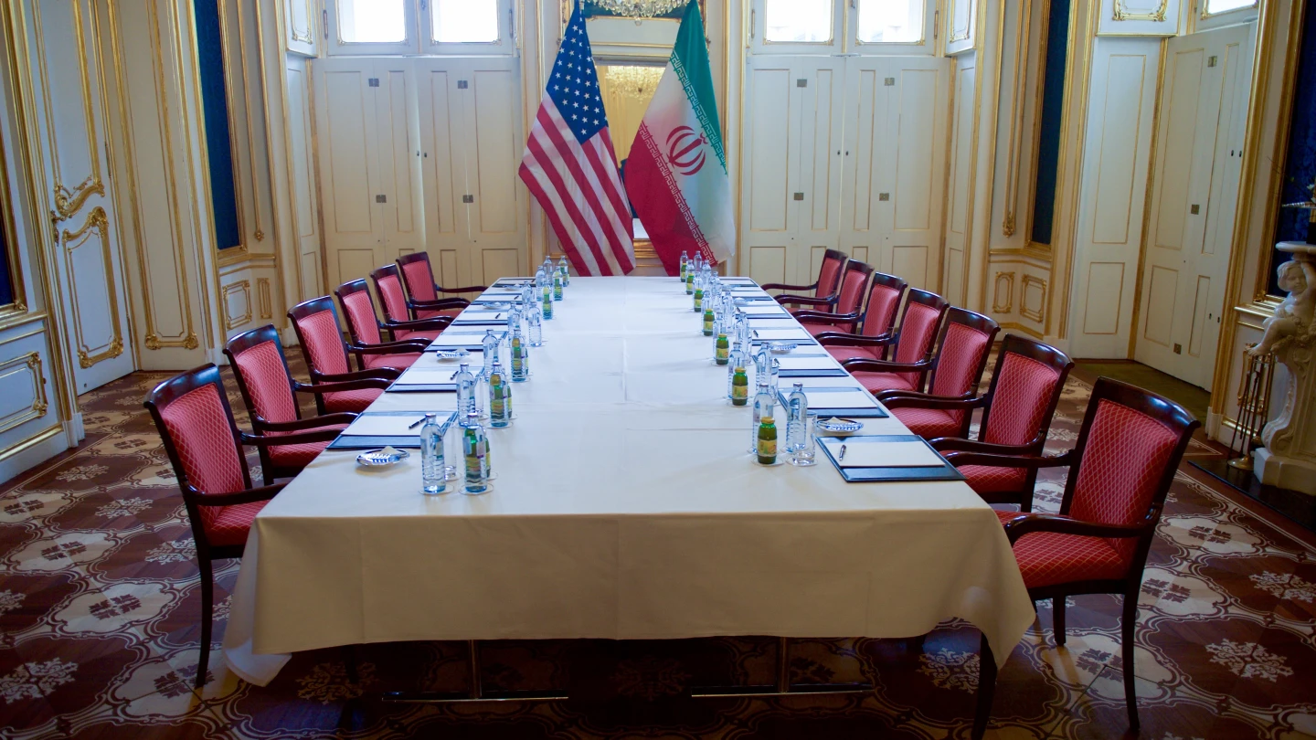 Trump signs Iran deal in Versailles