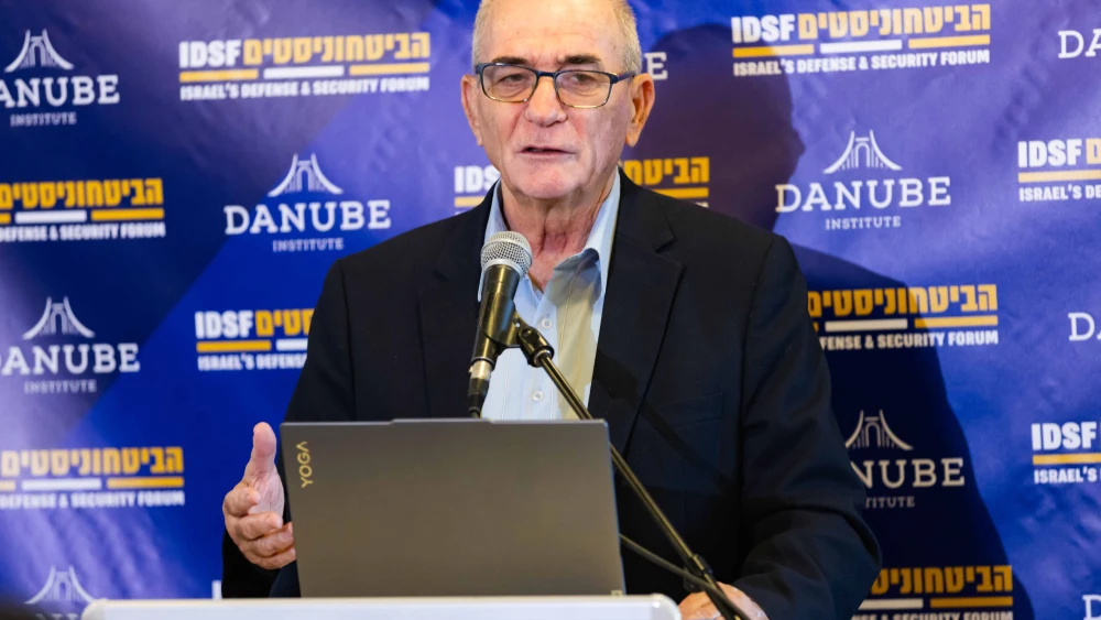 Brig. Gen. (res.) Yossi Kuperwasser speaks at The October Effect conference in Jerusalem on Sept. 9, 2024. Photo by Daniel Stravo/IDSF.