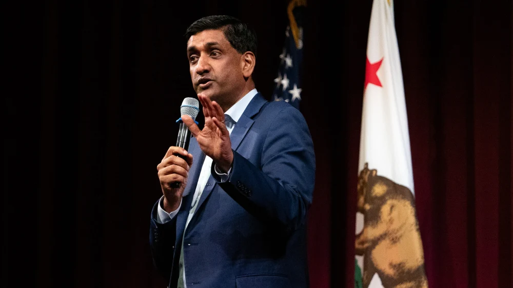 Rep. Ro Khanna (D-Calif.) speaking at a student Q&A following the lecture, "Who Controls the Future of AI: The Oligarchs or the People?" with Sen. Bernie Sanders (I-VT), at Stanford University in Stanford, Calif., on Feb. 20, 2026. Credit: Anderseidesvik via Wikimedia Commons.