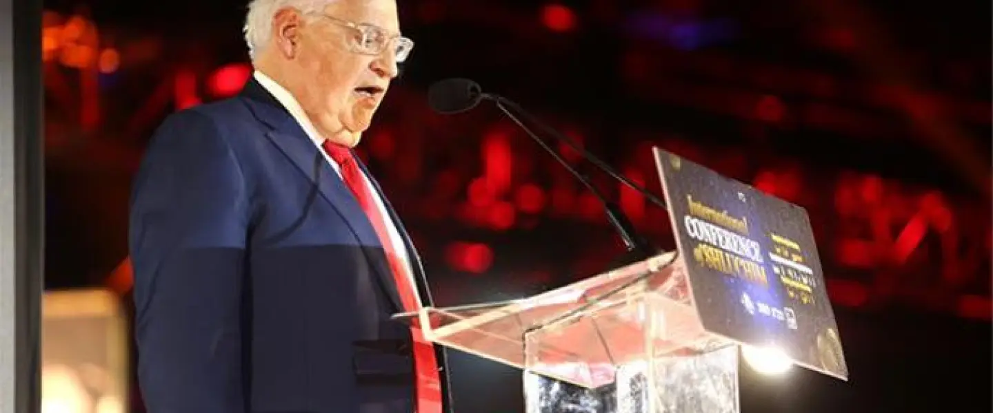 U.S. Ambassador to Israel David Friedman gives an address during the annual International Conference of Chabad-Lubavitch Emissaries (Kinus Hashluchim) in New York, which took place this year from Nov. 11-16. Photo by Itzik Roytman.