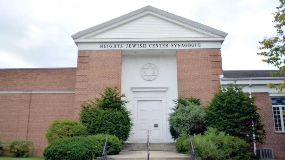 Heights Jewish Center Synagogue in University Heights, Ohio. A 23-year-old Cleveland man was arrested on April 17 for making threatening and anti-Semitic phone calls to the Heights Jewish Center Synagogue as well as other Jewish institutions in Ohio. Credit: Ed Wittenberg via Cleveland Jewish News.