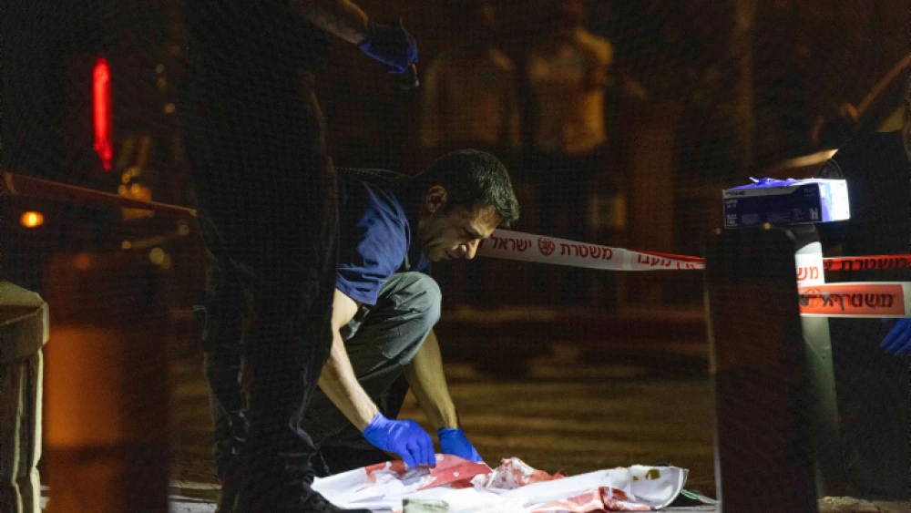 Israeli security forces at the scene of a terrorist attack outside Jerusalem's Old City, Aug. 14, 2022. Photo by Yonatan Sindel/Flash90.