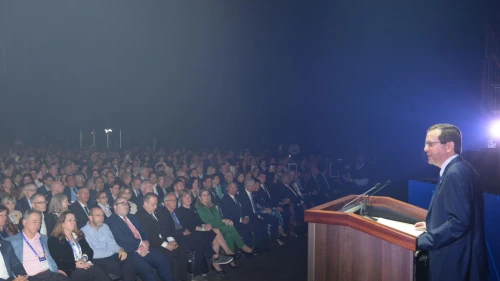 President Isaac Herzog addresses the JFNA General Assembly in Tel Aviv, April 23, 2023. Photo by Amos Ben-Gershom/GPO.