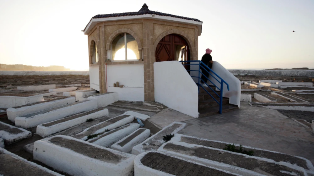 Israelis visit and pray at the tomb of “Rabbi Haim Pinto” in the old Jewish graveyard in Essaouira city in Morocco on Oct. 7, 2009. Photo by Abir Sultan/Flash90.