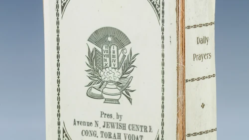 American actress Marilyn Monroe’s personal prayer book will ve auctioned for sale on Nov. 12, 2018. Source: J Greenstein & Co.
