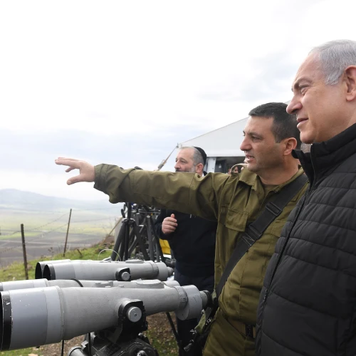 Israeli Prime Minister Benjamin Netanyahu and Security Cabinet members get a tour with the North Front Command in the Golan Heights on Feb. 6, 2018. Credit: Kobi Gideon/GPO.