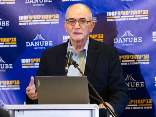 Brig. Gen. (res.) Yossi Kuperwasser speaks at The October Effect conference in Jerusalem on Sept. 9, 2024. Photo by Daniel Stravo/IDSF.