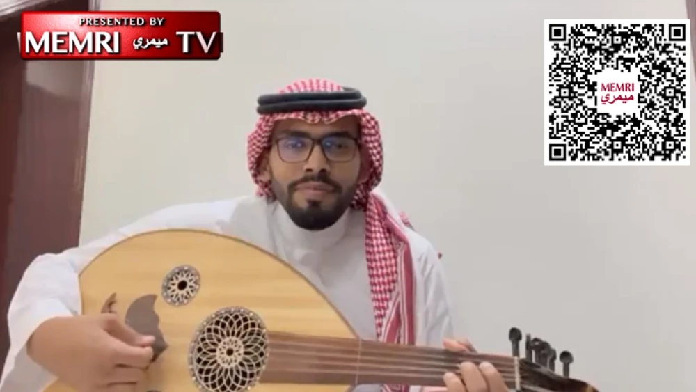 Saudi social-media influencer Mohammed Saud posted a video of him playing Israel’s national anthem “Hatikvah” on an oud, a traditional Arab instrument, on his Twitter account on July 15, 2022. Credit: MEMRI.