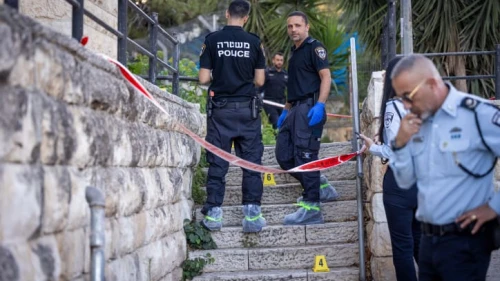 Police at the scene of the stabbing in Gilo, southern Jerusalem, July 20, 2023. Photo by Yonatan Sindel/Flash90.