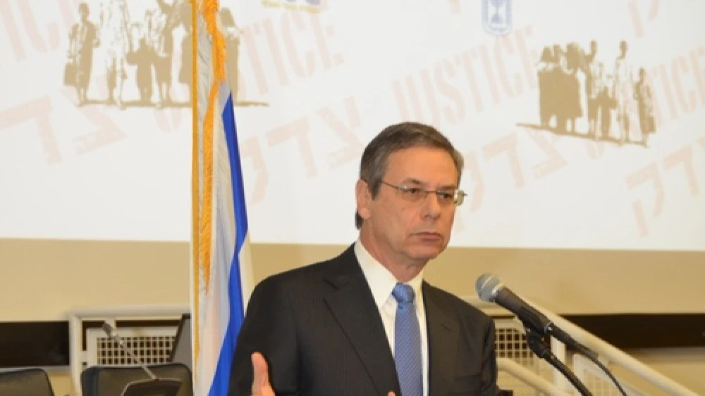 Click photo to download. Caption: Israeli Deputy Foreign Minister Danny Ayalon speaks at the Sept. 21 “Justice for Jews from Arab Countries” conference he hosted in New York. Credit: Maxine Dovere.