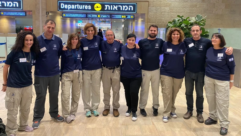 An Israeli medical team poses for a group photo before heading to Samoa to combat a measles epidemic. Credit: Courtesy of Sheba Medical Center.