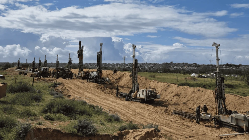 Israeli troops dismantle an underground tunnel route in the northern Gaza Strip, in an operation east of the Yellow Line aimed at removing terrorist infrastructure. Credit: IDF.