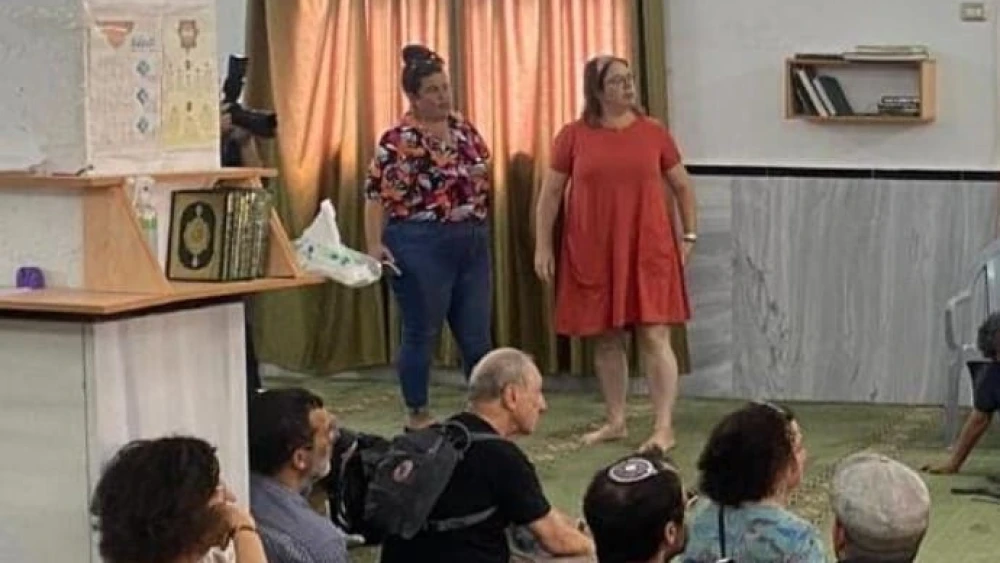 The left-wing Israelis visiting the mosque in Urif in northern Samaria, July 1, 2023. Source: Twitter