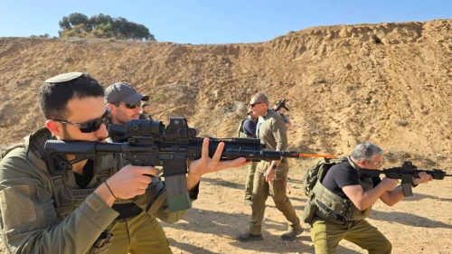 A Magen48 team training together with the IDF. Courtesy of Magen48.