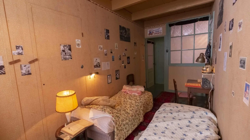 The room in the Annex that Anne Frank shared with Fritz Pfeffer shown furnished as it would have been while Anne was in hiding. Credit: Courtesy of the Anne Frank House.