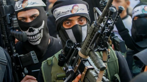 Palestinian gunmen from the Balata Brigade of the Lions’ Den terror group in the Askar refugee camp in the West Bank, Dec. 9, 2022. Photo by Nasser Ishtayeh/Flash90.
