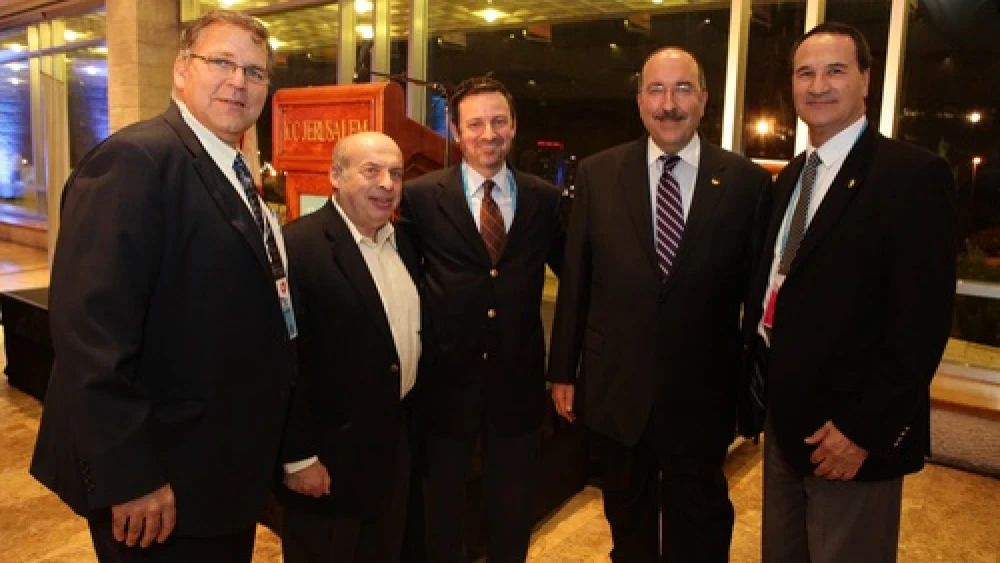 From left to right, at the Ruderman Family Foundation's reception before the Jewish Federations of North America (JFNA) General Assembly: Jerry Silverman, CEO of JFNA; Natan Sharansky, Chairman of the Jewish Agency for Israel; Jay Ruderman, president of the Ruderman Family Foundation; Dr. Dore Gold, former Israeli Ambassador to the UN, and Tal Brody, former Israeli basketball star and current Goodwill Ambassador of Israel. Credit: Yissachar Ruas.