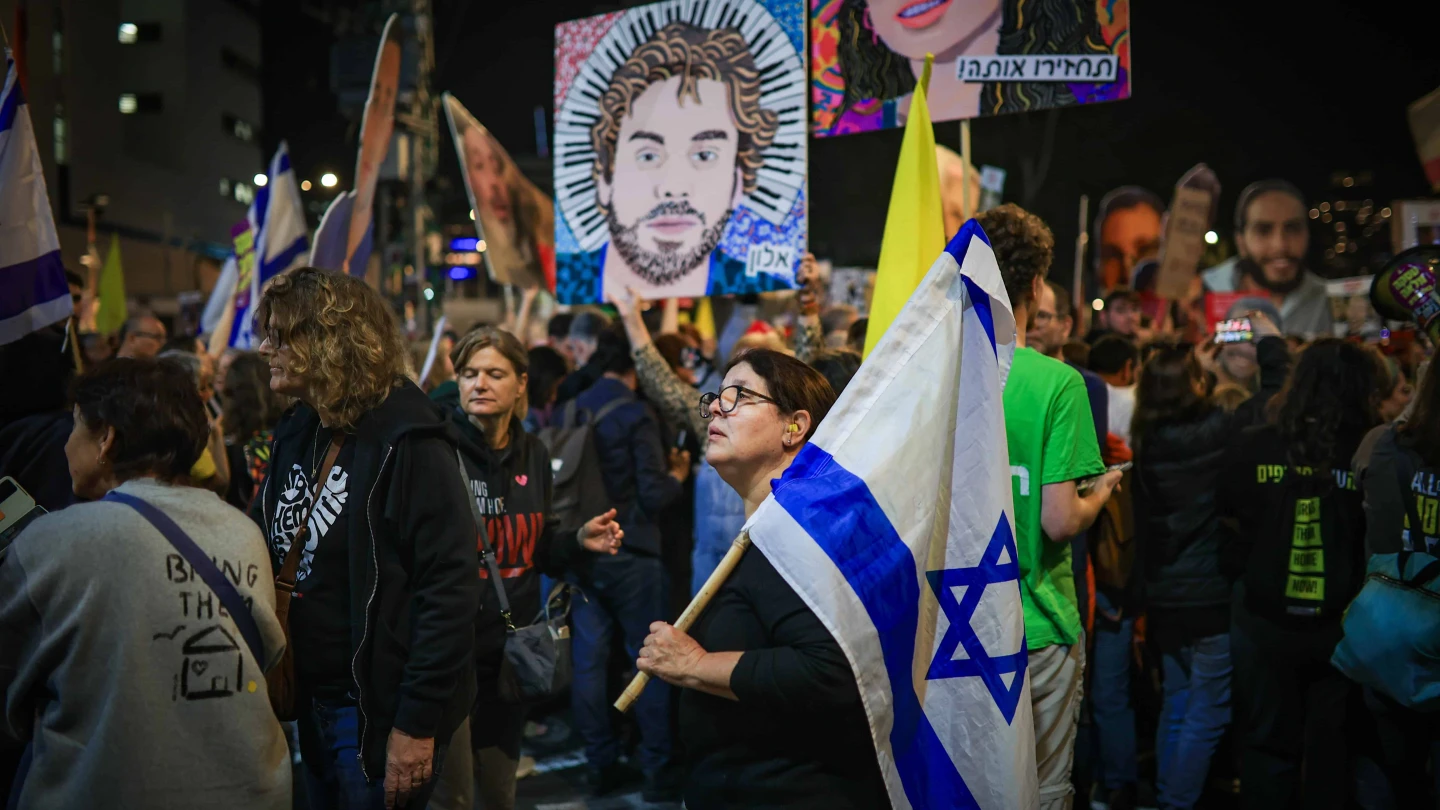 Israelis protest for the return of hostages held in the Gaza Strip, outside the Kirya military headquarters in Tel Aviv, March 15, 2025. Credit: Flash90.