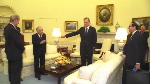 Former Israeli Prime Minister Yitzhak Shamir meeting U.S. President George H.W. Bush at the White House in 1991. Credit: Israeli GPO.