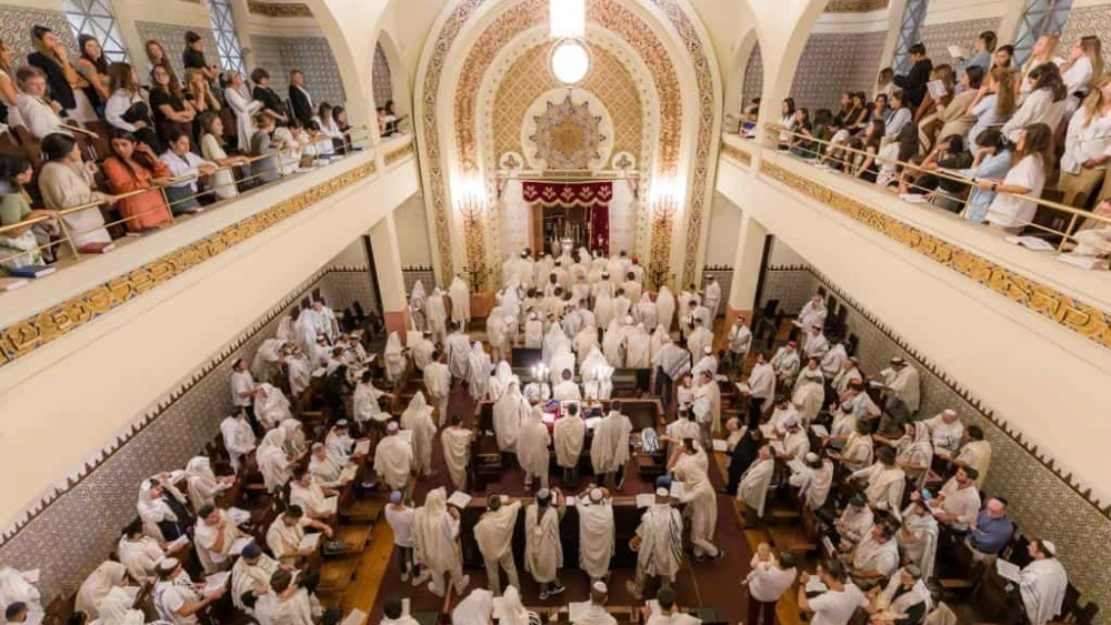 Yom Kippur services at Oporto’s Kadoorie Mekor Haim Synagogue, Sept. 24, 2023. Credits: CIP/CJP.