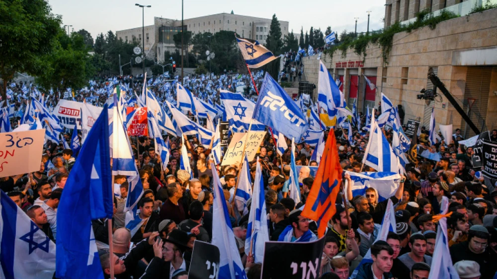 Israelis protest in Jerusalem in support of the judicial reform program, March 27, 2023. Photo by Arie Leib Abrams/Flash90.