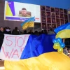 Thousands gather at Tel Aviv's Habima Square to watch Ukrainian President Volodymyr Zelenskyy deliver a Zoom address to the Knesset, March 20, 2022. Photo by Avshalom Sassoni/Flash90.
