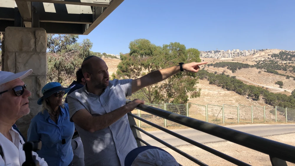 Rafael Engle, deputy head of the Binyamin Regional Council, describes future plans for the area on a press tour in July 2022. Photo by Josh Hasten.