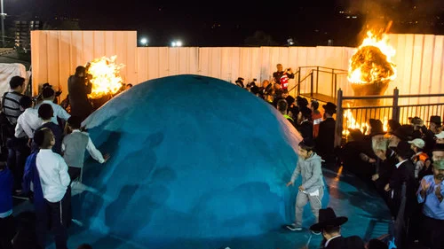 Lag B’Omer festivities at Meron—home of the tomb of Rabbi Shimon bar Yochai—in northern Israel, May 7, 2015. Credit: Meir Vaknin/Flash90.