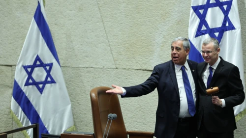 Yariv Levin (right) takes over as Speaker of the Knesset in Israel's parliament. Dec. 13, 2022. Photo by Yonatan Sindel/Flash90.