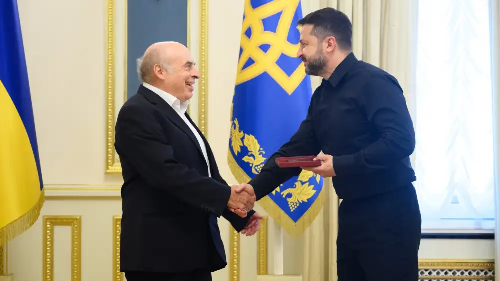 Natan Sharansky, left, shakes hands with Ukrainian Presudent Volodymyr Zelenskyy in Kyiv, Ukraine on Aug. 25, 2026. Photo courtesy of the Babyn Yar Holocaust Memorial Center. ﻿