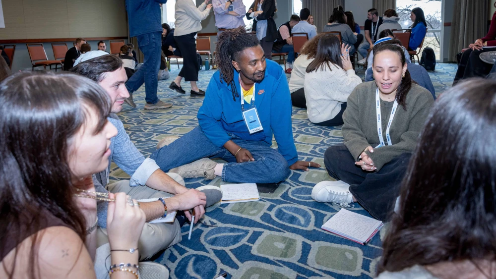 Birthright Israel fellows iCenter training