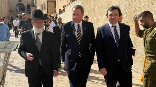 Mark Walker, Rabbi David Hofsteder