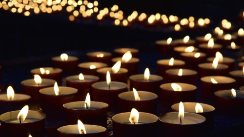 Memorial candles. Credit: irisphoto1/Shutterstock.