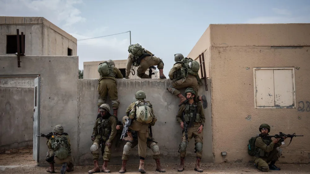 Israeli soldiers conducting a training exercise. Credit: IDF Spokesperson's Unit.