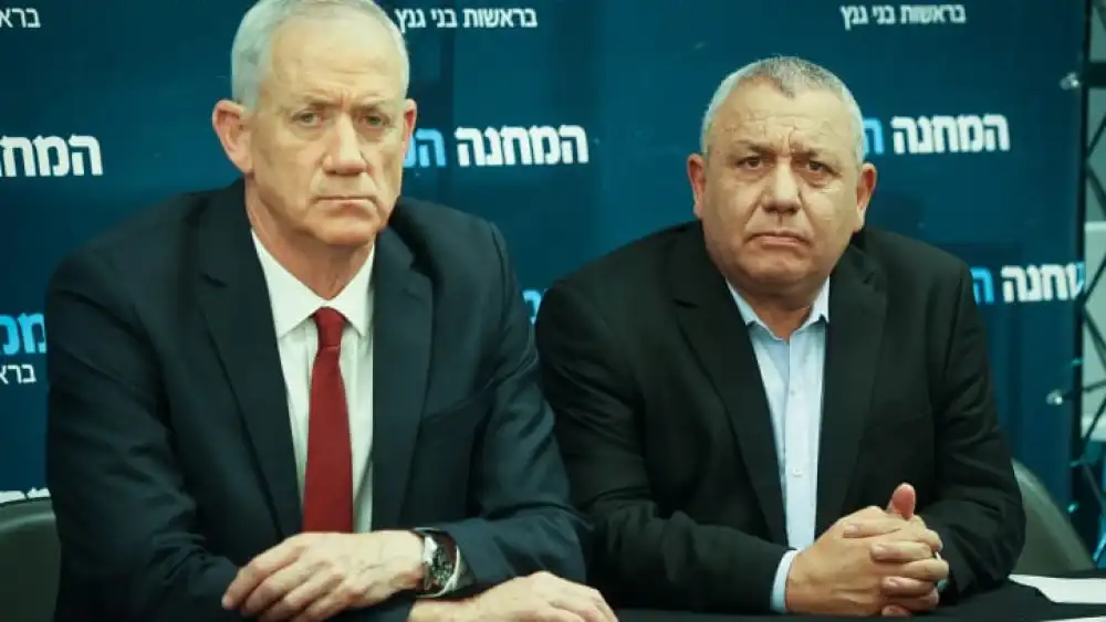 Benny Gantz (left) and Gadi Eizenkot