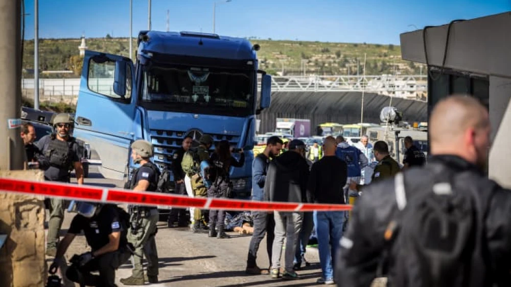 Two Israelis were wounded in a Palestinian stabbing attack at the "tunnel road" checkpoint between Gush Etzion and Jerusalem, Mar. 13, 2024. Photo by Chaim Goldberg/Flash90.