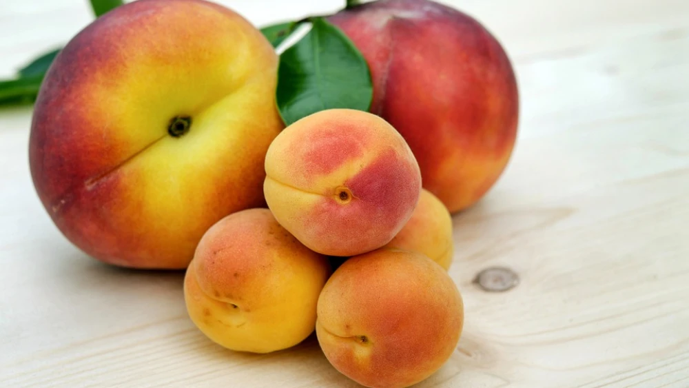 Peaches. Credit: Pixabay.