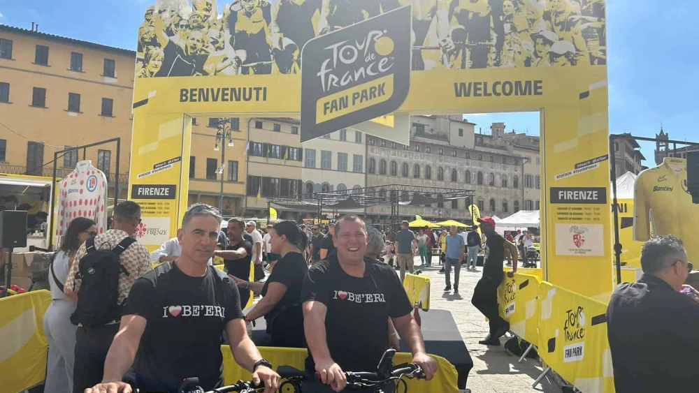 Sharon Shevo (left) and Avida Bachar at the entrance to the Tour de France fan zone in Piazza Santa Croce, June 27, 2024. Photo by Amelie Botbol.