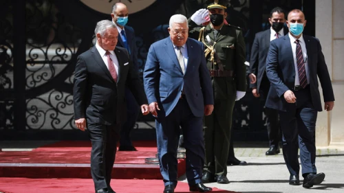 Palestinian Authority chief Mahmoud Abbas welcomes Jordan's King Abdullah II to Ramallah, May 28, 2022. Photo by Flash90.
