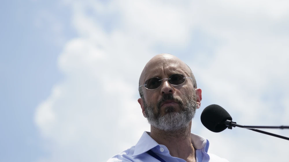 Business executive Elisha Wiesel, the son of Holocaust survivor and Nobel laureate Elie Wiesel, speaks at the “No Fear: A Rally in Solidarity With the Jewish People” on the National Mall in Washington, D.C., on July 11, 2021. Photo by Chris Kleponis.