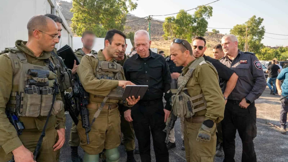 Commanders brief Defense Minister Yoav Gallant in northern Israel, June 4, 2024. Photo by Ariel Hermoni/IMoD.