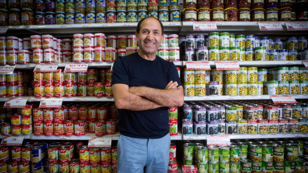 Israeli supermarket magnate Rami Levi in one of his stores in Jerusalem on June 23, 2016. Levy operates a chain of 27 discount supermarkets in central and northern Israel, employing over 5,000. Photo by Miriam Alster/Flash90.