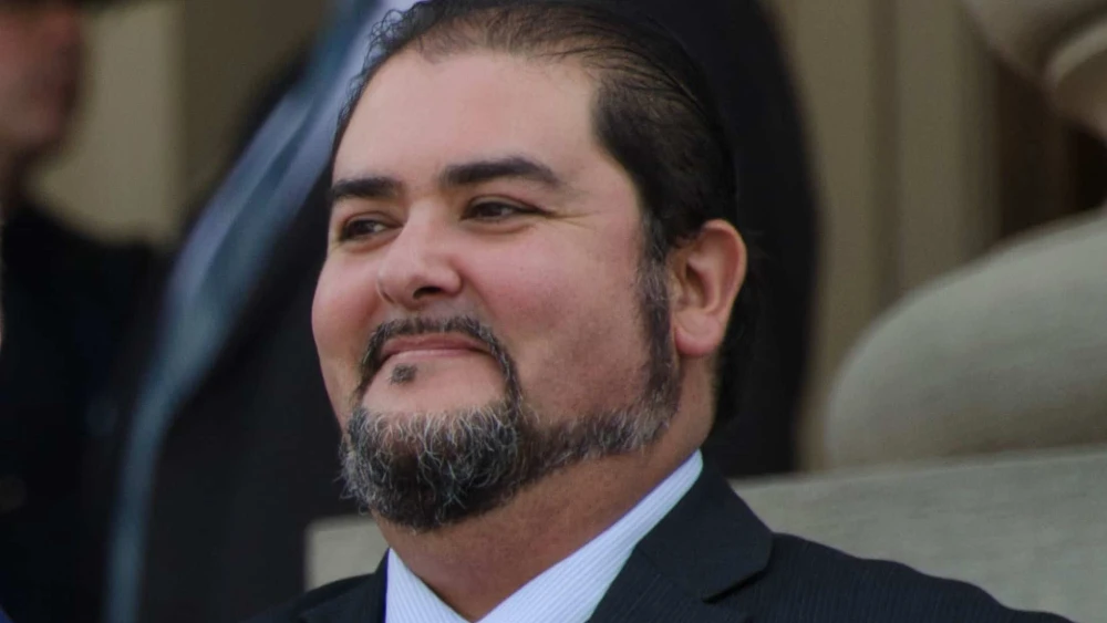 Rod Loyola attends the swearing-in ceremony for Alberta's premier and Cabinet in Edmonton, Canada, on May 24, 2015. Photo by Connor Mah via Wikimedia Commons.