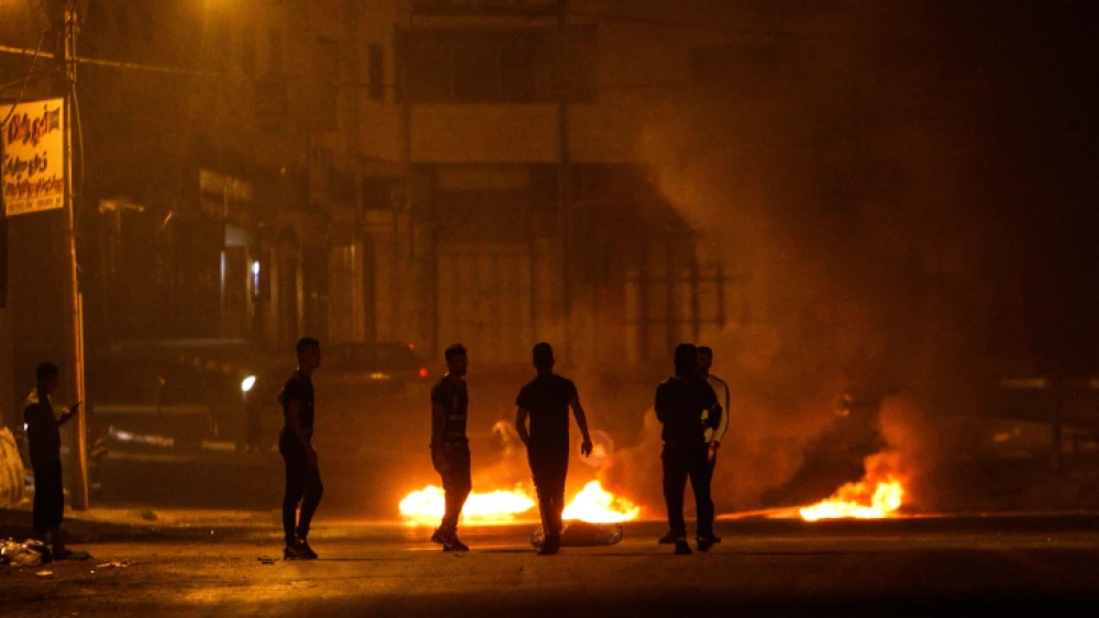 Palestinian demonstrators clash with Israeli soldiers near Joseph's Tomb in Nablus/Shechem on Oct. 17, 2019. Photo by Nasser Ishtayeh/Flash90.
